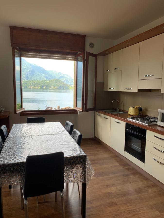B&B Sosta Sul Lago Lezzeno Bagian luar foto