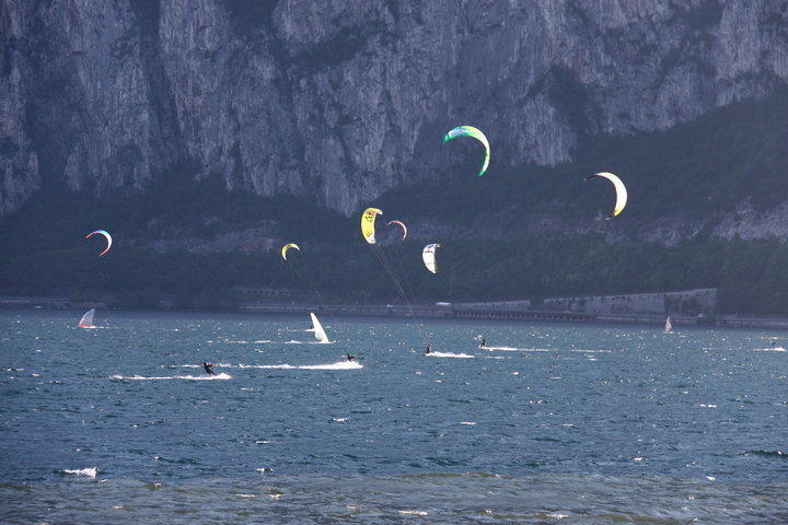 B&B Sosta Sul Lago Lezzeno Bagian luar foto