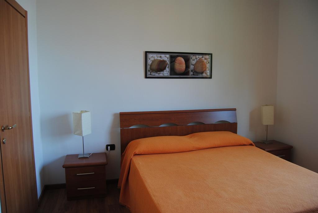 B&B Sosta Sul Lago Lezzeno Bagian luar foto