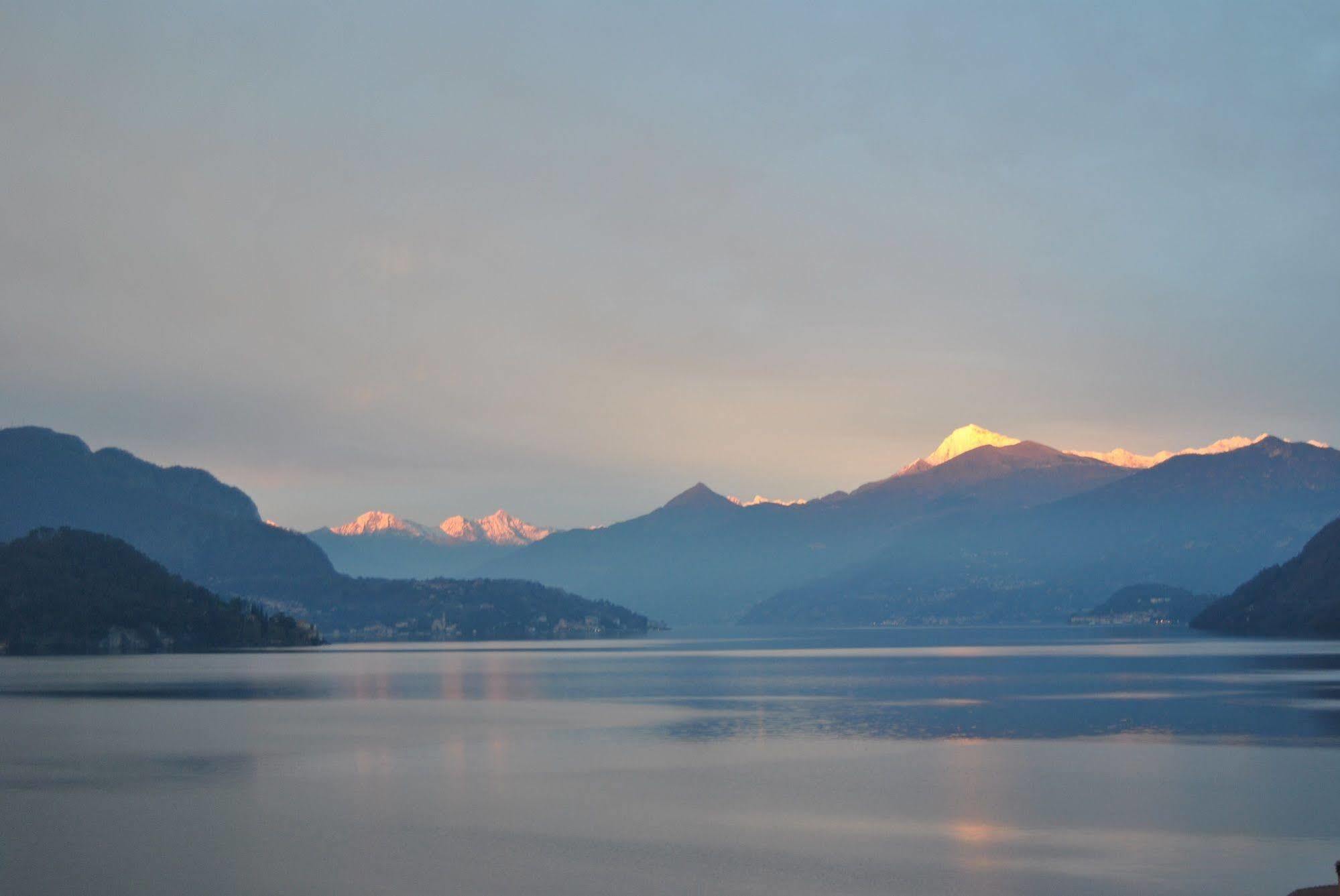 B&B Sosta Sul Lago Lezzeno Bagian luar foto